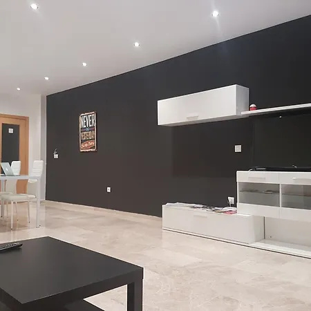 Vivienda Reina Victoria בית הארחה *
